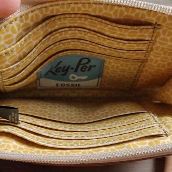Fossil Key-Per Zipper Wristlet Vintage - Picture 9 of 13